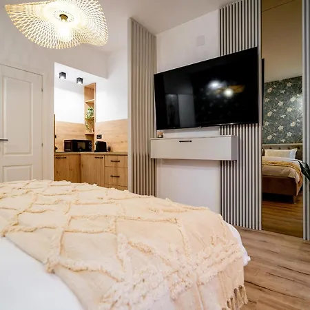 Ultracentral Coziness: Modern On Calea Victoriei *