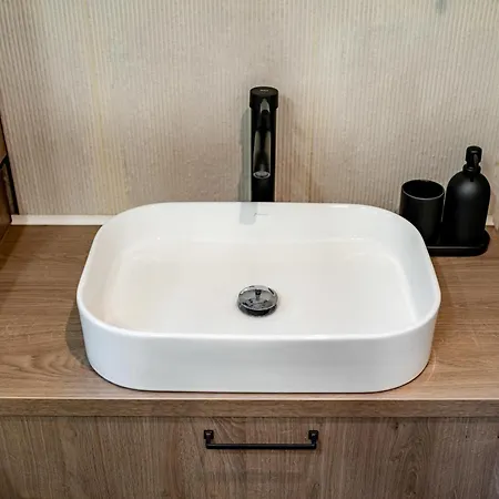 Ultracentral Coziness: Modern On Calea Victoriei * Бухарест
