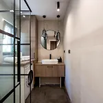 Ultracentral Coziness: Modern On Calea Victoriei Apartament