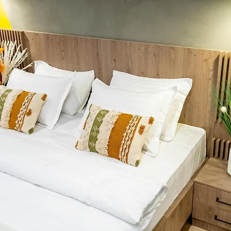 Ultracentral Coziness: Modern On Calea Victoriei *