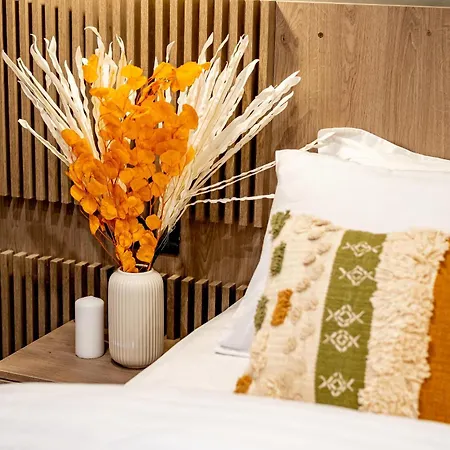 Ultracentral Coziness: Modern On Calea Victoriei