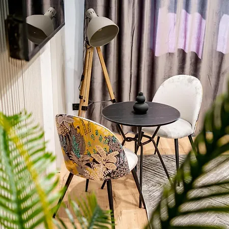 Ultracentral Coziness: Modern On Calea Victoriei