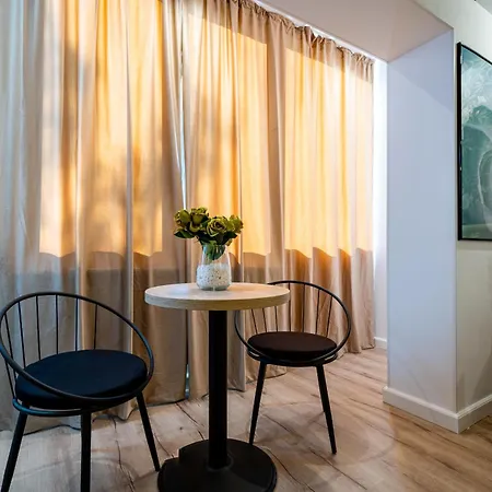 Ultracentral Coziness: Modern On Calea Victoriei *