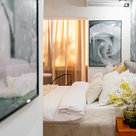 Ultracentral Coziness: Modern On Calea Victoriei *