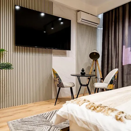 Ultracentral Coziness: Modern On Calea Victoriei *