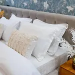 Ultracentral Coziness: Modern On Calea Victoriei * Бухарест